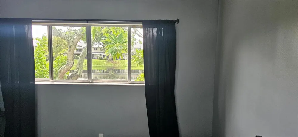 2262 DISCOVERY CIRCLE W Deerfield Beach, FL 33442