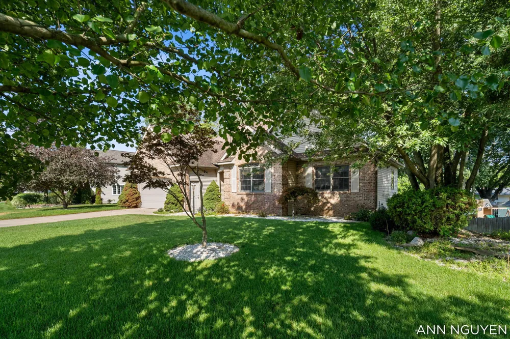 5263 Pine Slope Drive SW Wyoming, MI 49519