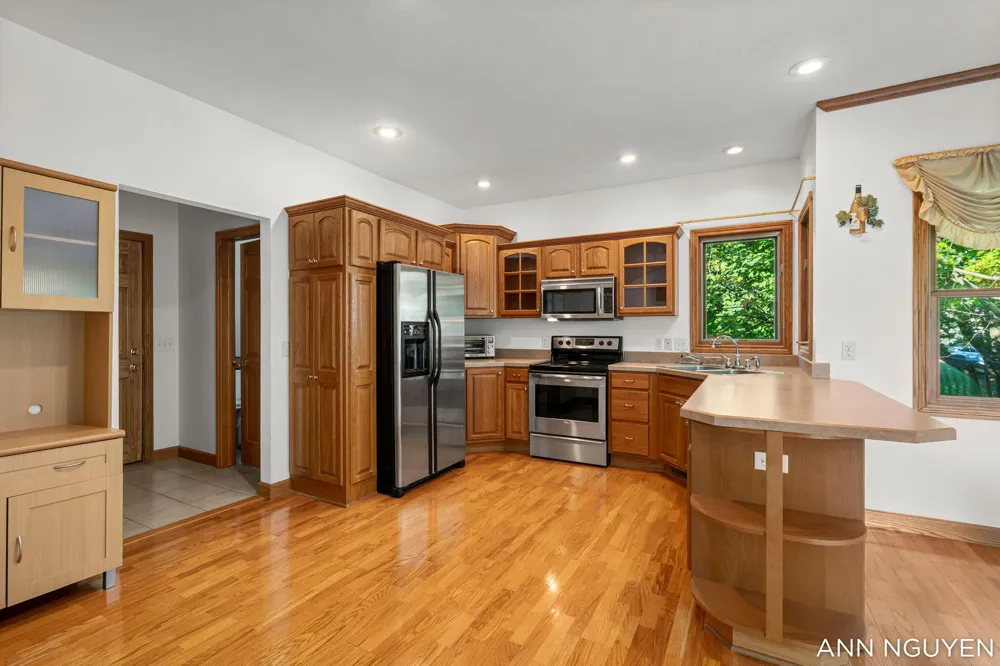 5263 Pine Slope Drive SW Wyoming, MI 49519