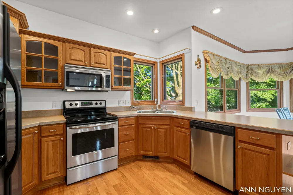 5263 Pine Slope Drive SW Wyoming, MI 49519