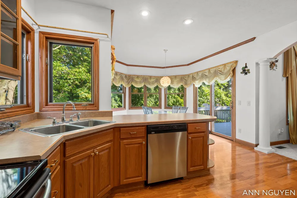 5263 Pine Slope Drive SW Wyoming, MI 49519