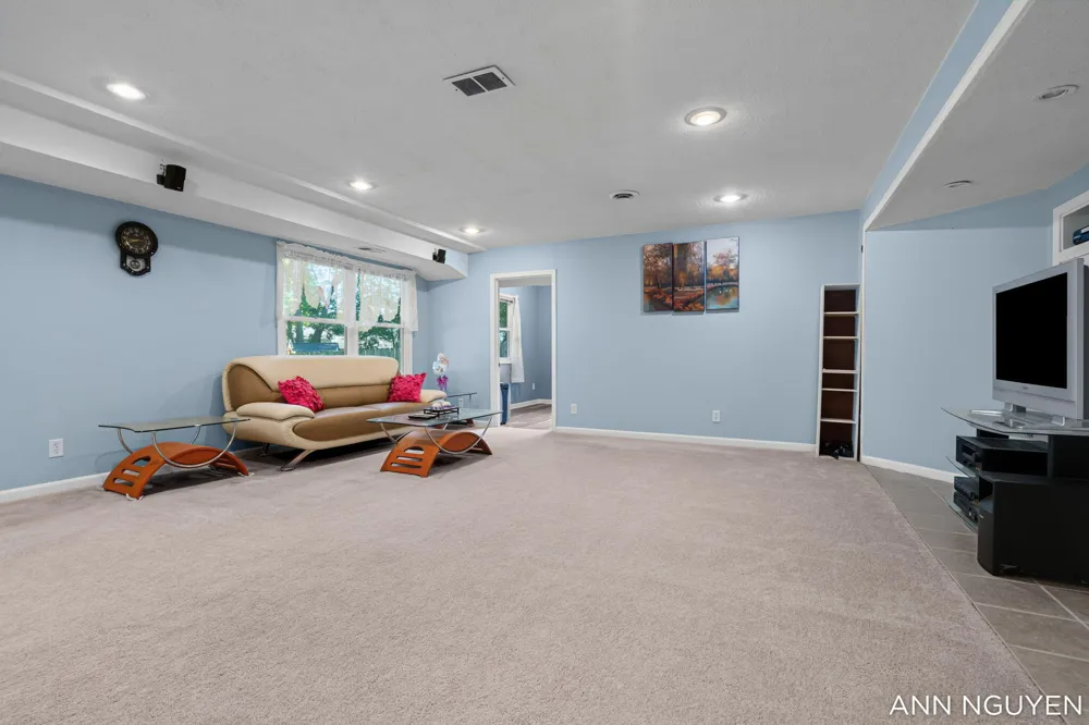 5263 Pine Slope Drive SW Wyoming, MI 49519
