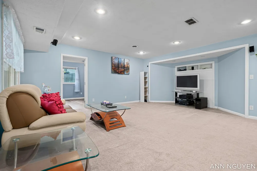 5263 Pine Slope Drive SW Wyoming, MI 49519