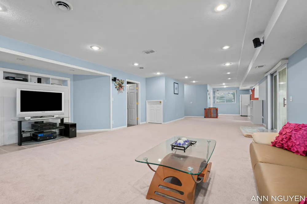 5263 Pine Slope Drive SW Wyoming, MI 49519