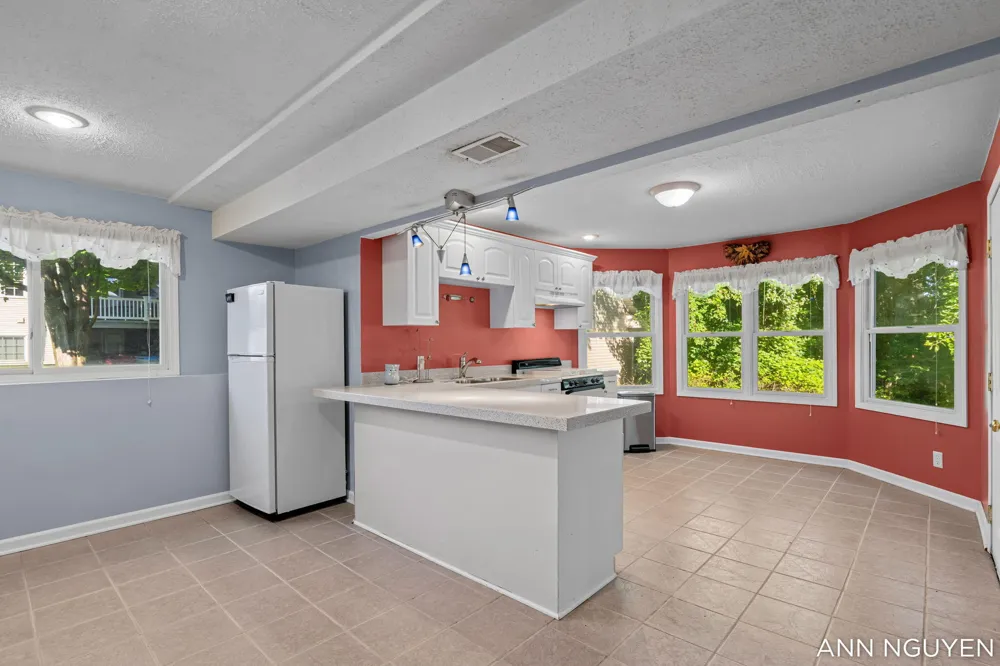 5263 Pine Slope Drive SW Wyoming, MI 49519