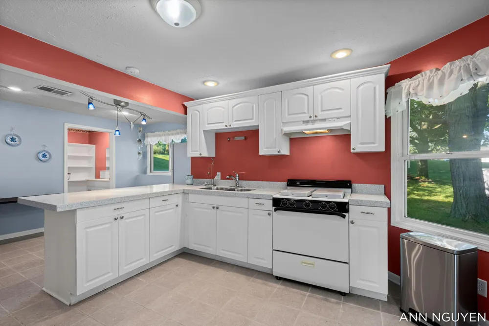 5263 Pine Slope Drive SW Wyoming, MI 49519
