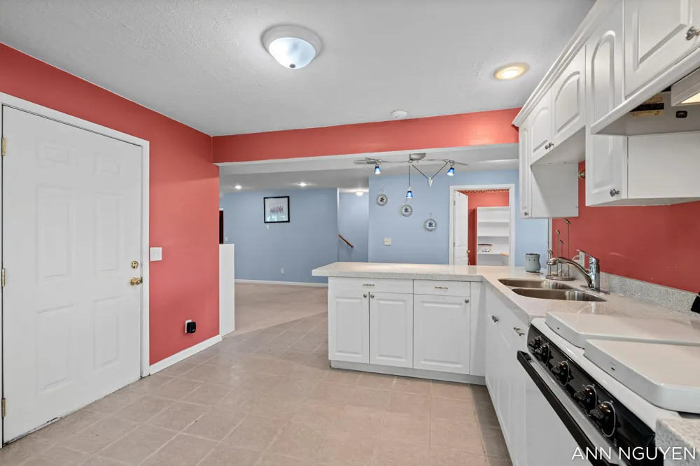 5263 Pine Slope Drive SW Wyoming, MI 49519