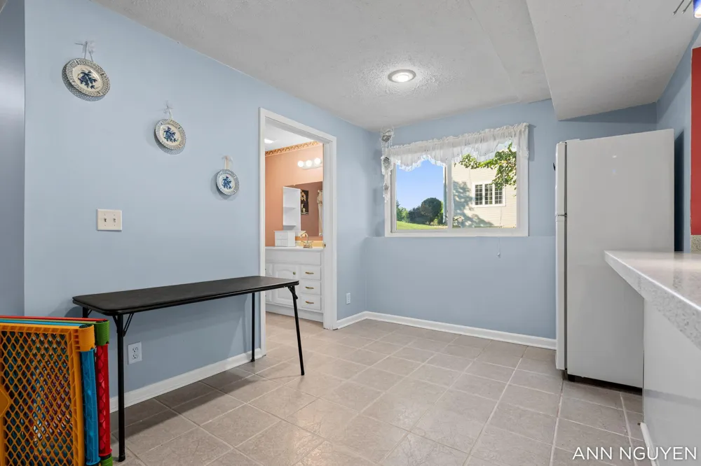 5263 Pine Slope Drive SW Wyoming, MI 49519
