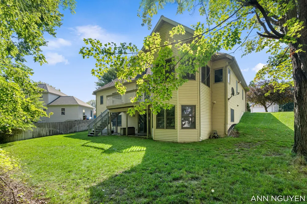 5263 Pine Slope Drive SW Wyoming, MI 49519