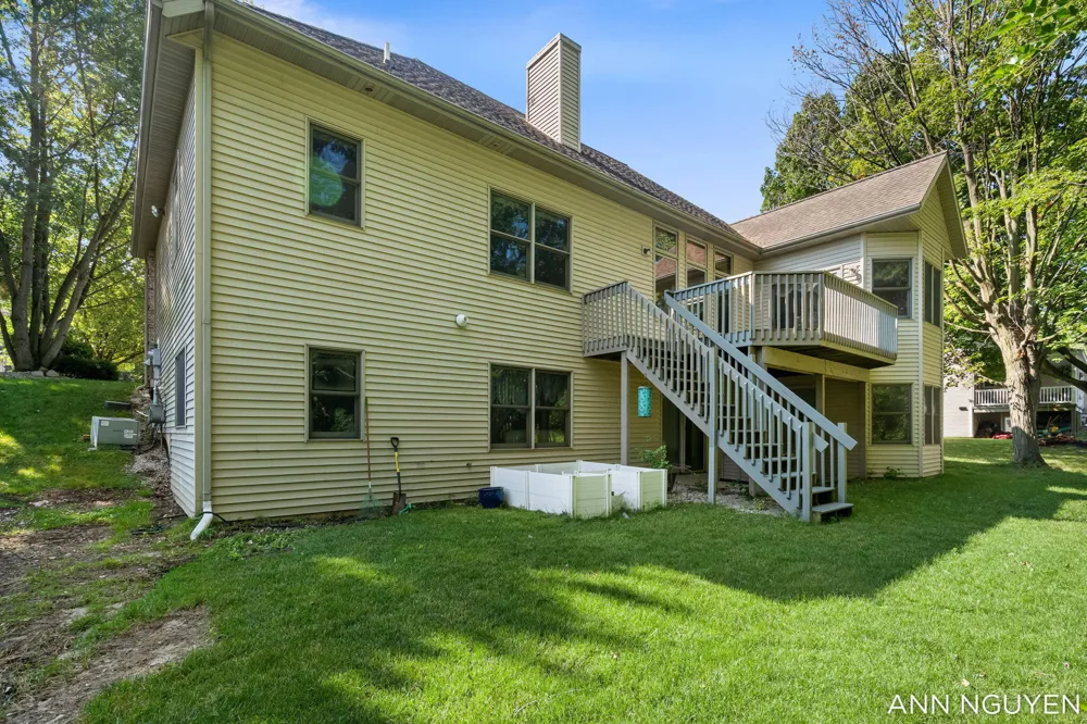 5263 Pine Slope Drive SW Wyoming, MI 49519