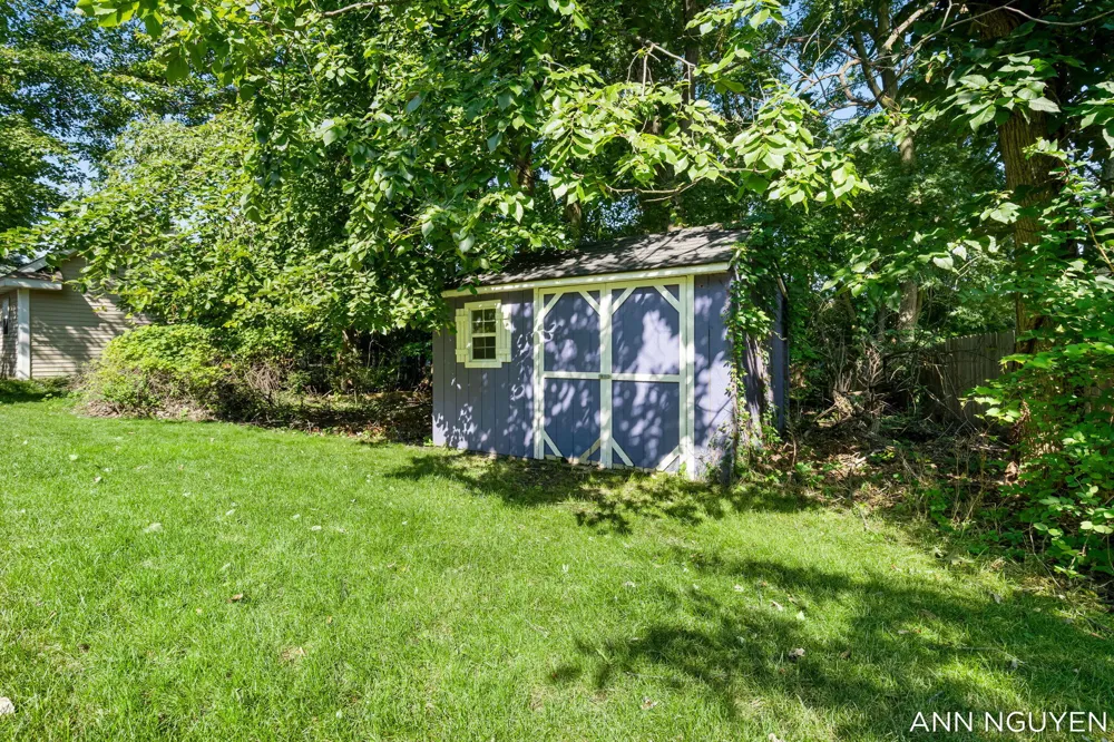 5263 Pine Slope Drive SW Wyoming, MI 49519