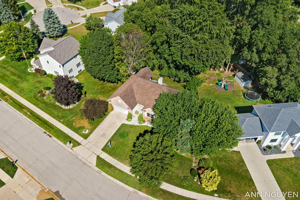 5263 Pine Slope Drive SW Wyoming, MI 49519