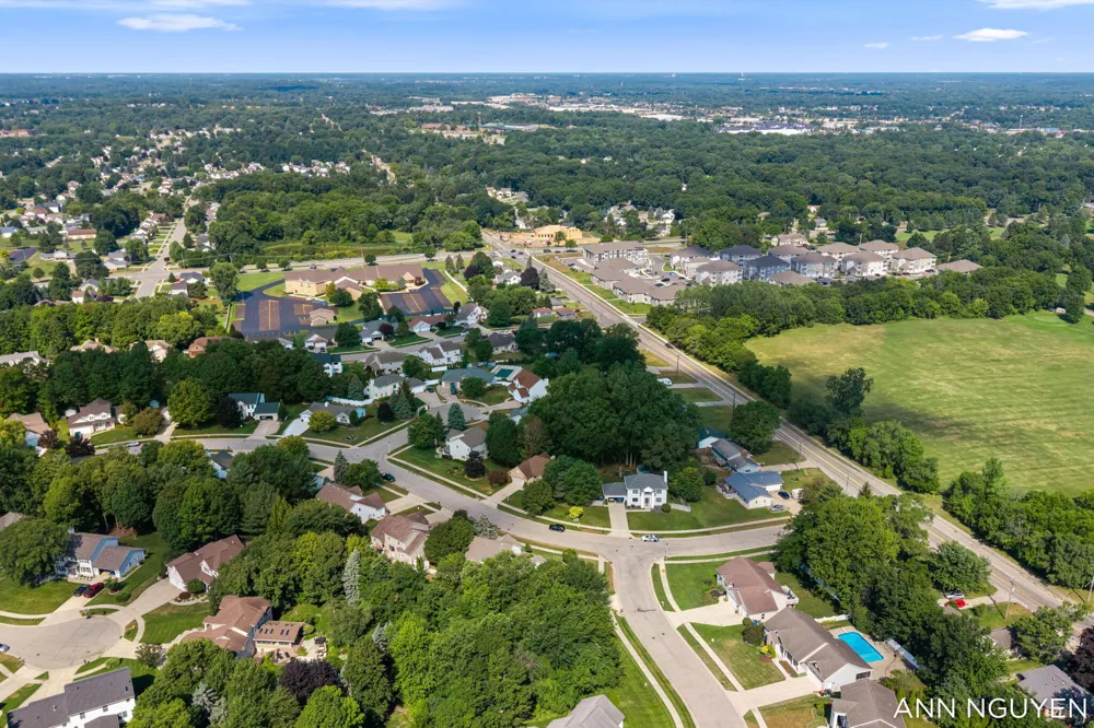 5263 Pine Slope Drive SW Wyoming, MI 49519