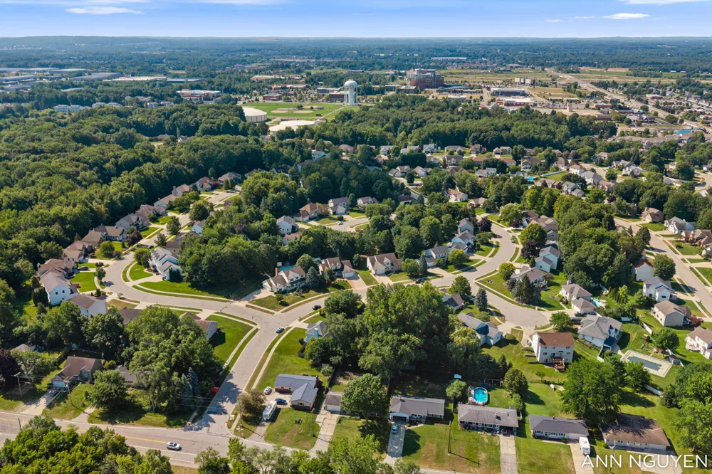 5263 Pine Slope Drive SW Wyoming, MI 49519