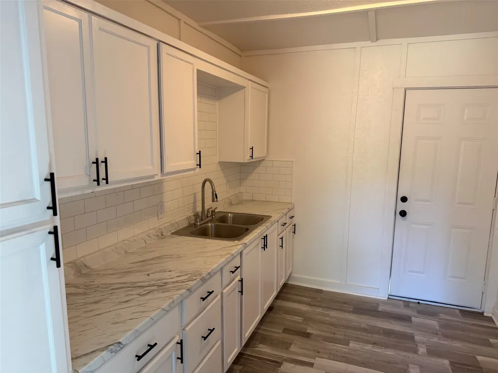 506 W Trinity Street Groesbeck, TX 76642