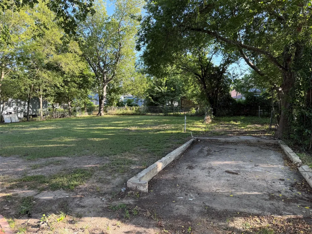 506 W Trinity Street Groesbeck, TX 76642