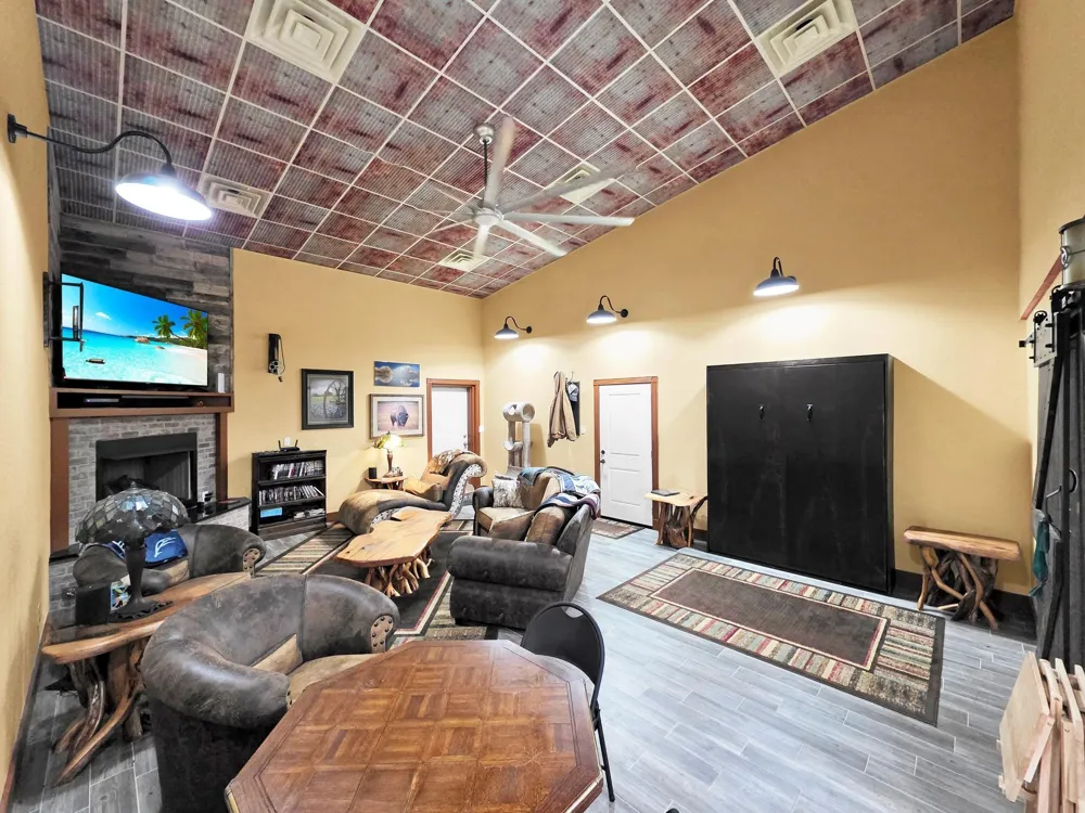 10024 Cr 207 Centerville, TX 75833