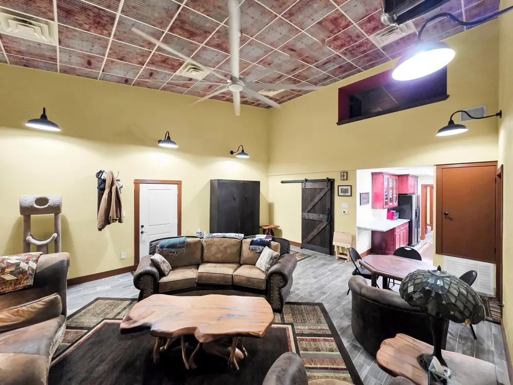 10024 Cr 207 Centerville, TX 75833