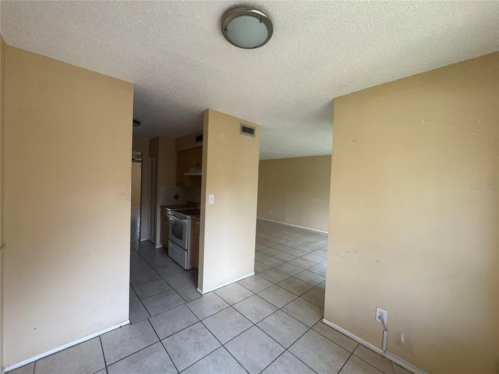 7512 NEEDLE LEAF PLACE #52 Tampa, FL 33617