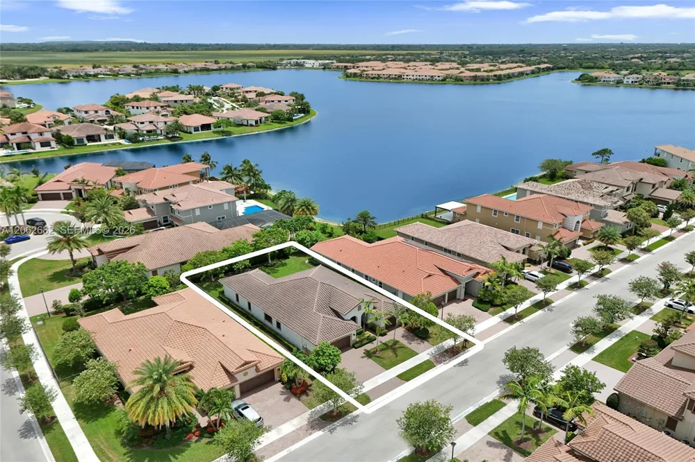 9000 Lakeview Place Parkland, FL 33076