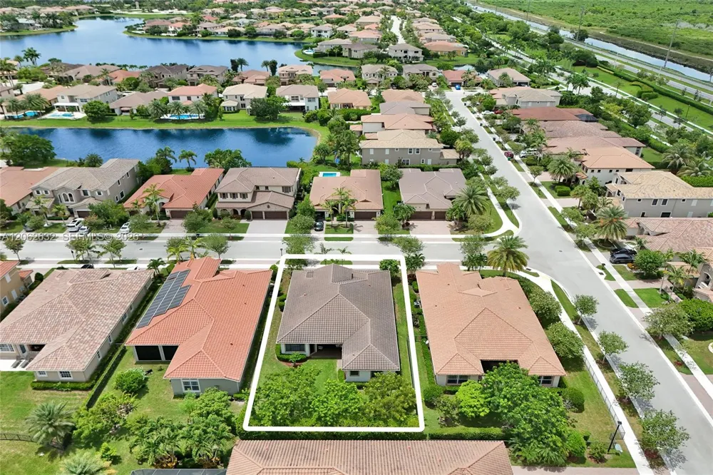 9000 Lakeview Place Parkland, FL 33076