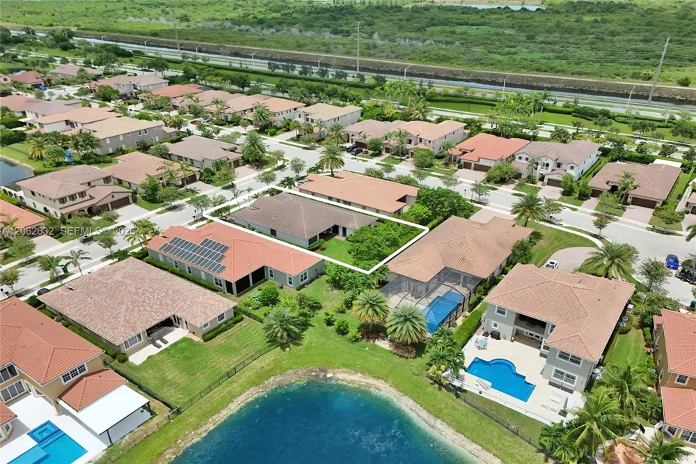 9000 Lakeview Place Parkland, FL 33076