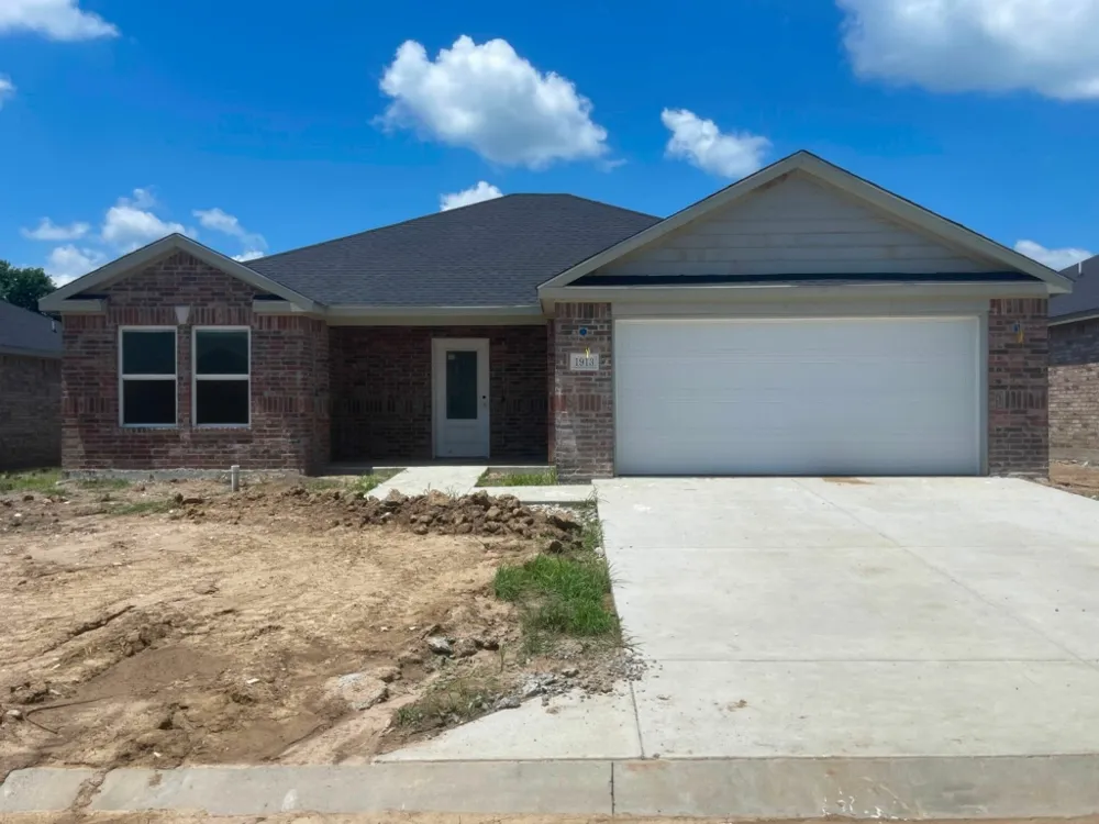 1913 Topaz Road Pryor, OK 74361