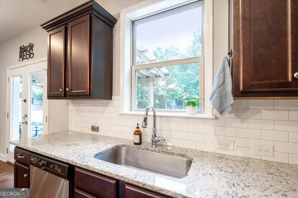 1517 Grove Brook LN Watkinsville, GA 30677