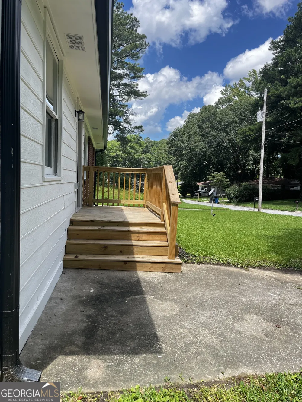 2328 Bonner RD East Point, GA 30344