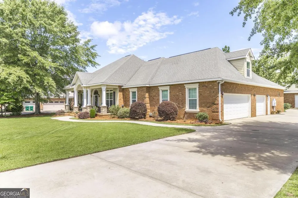 202 Lowpoint TRL Warner Robins, GA 31093