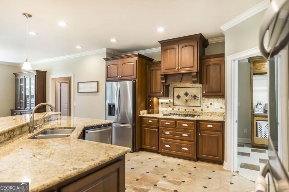 202 Lowpoint TRL Warner Robins, GA 31093