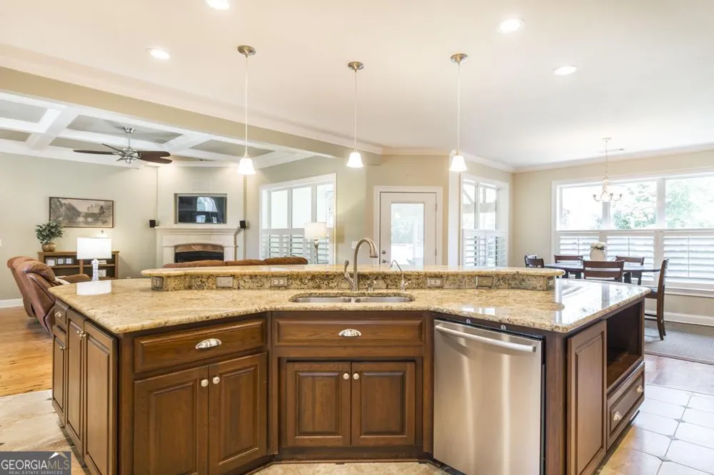 202 Lowpoint TRL Warner Robins, GA 31093