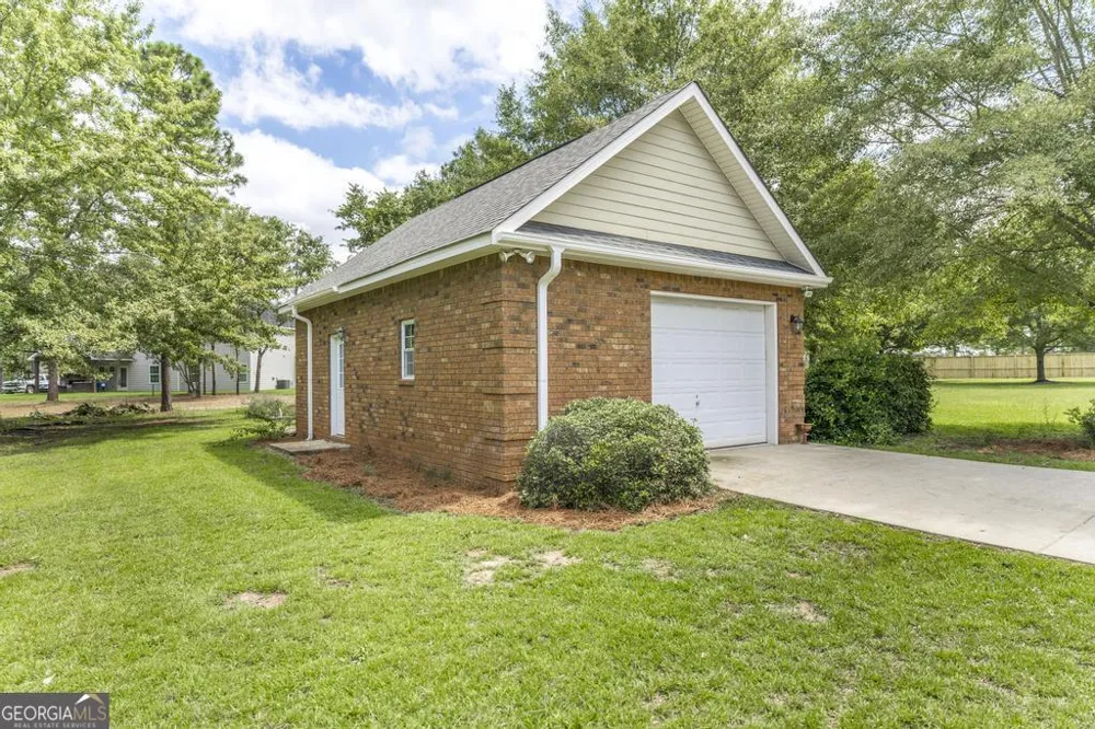 202 Lowpoint TRL Warner Robins, GA 31093