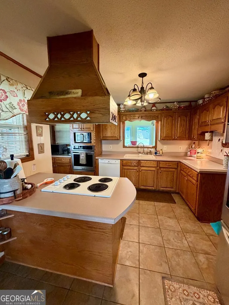 57 Lakeside DR Tifton, GA 31793