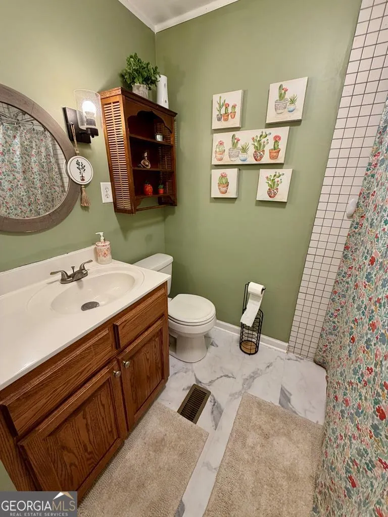 57 Lakeside DR Tifton, GA 31793