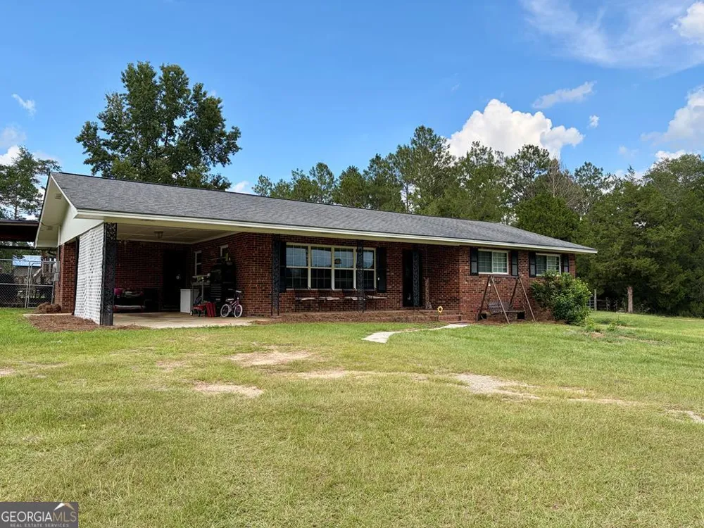 57 Lakeside DR Tifton, GA 31793