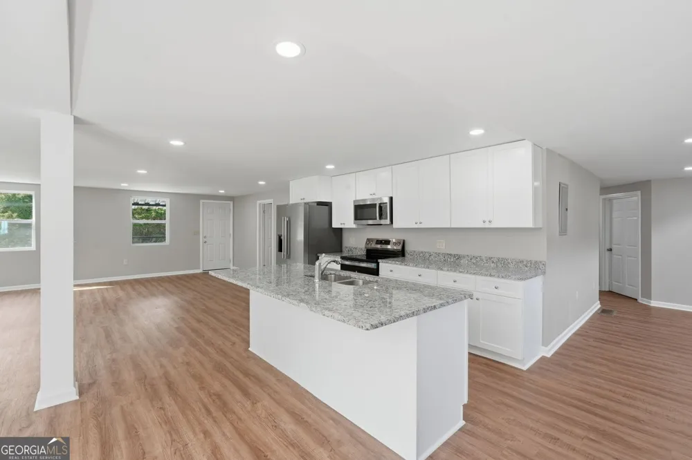7134 Williams RD Flowery Branch, GA 30542