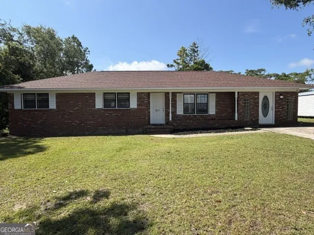 815 E Edwards ST Mount Vernon, GA 30445