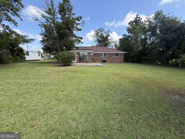 815 E Edwards ST Mount Vernon, GA 30445