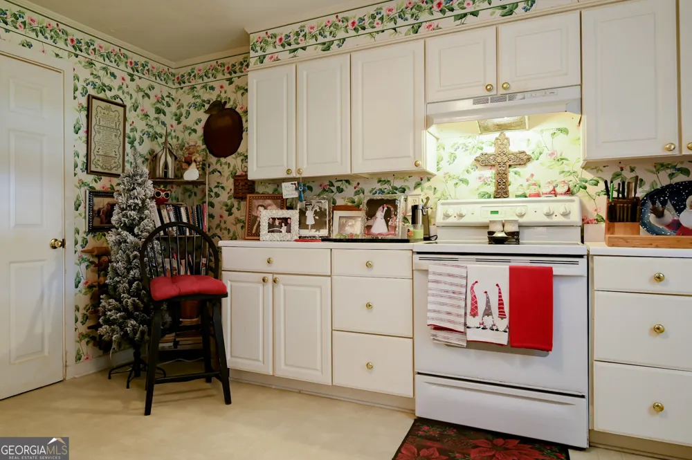 1301 Dean DR Waycross, GA 31501