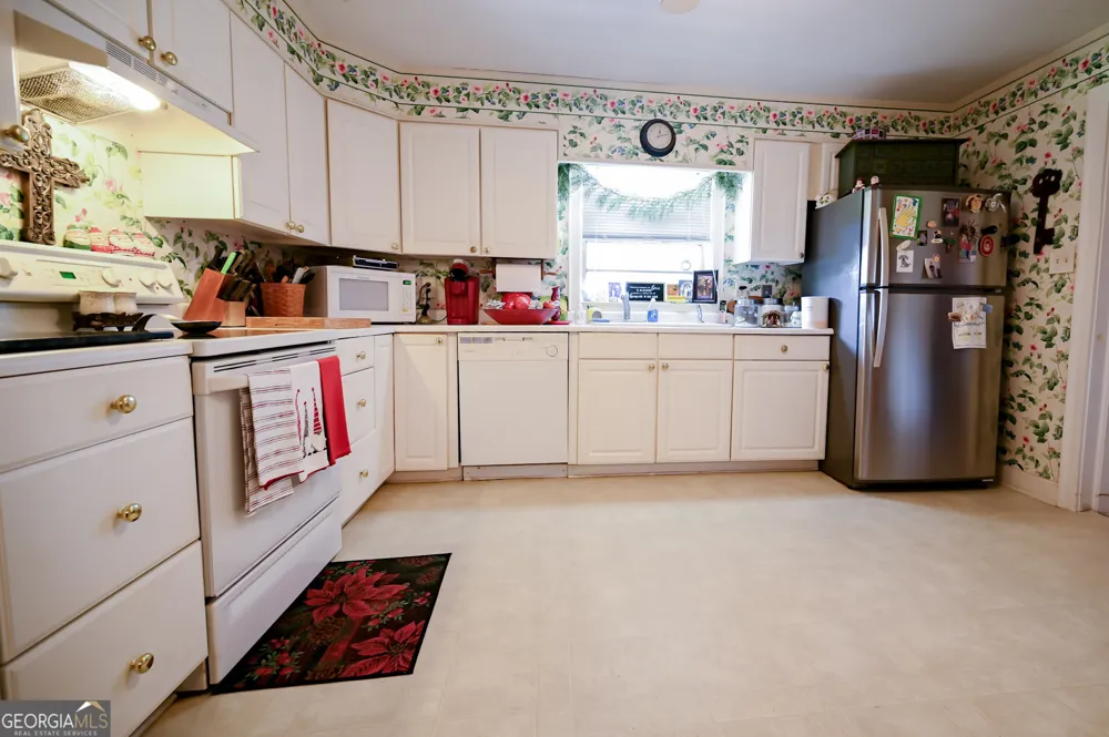 1301 Dean DR Waycross, GA 31501