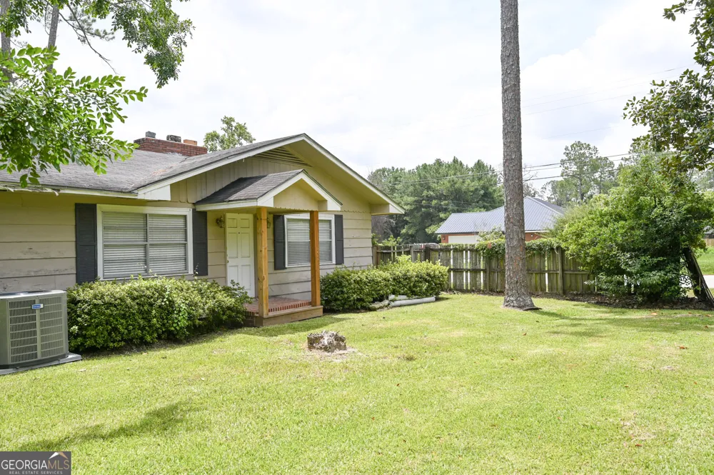 1301 Dean DR Waycross, GA 31501