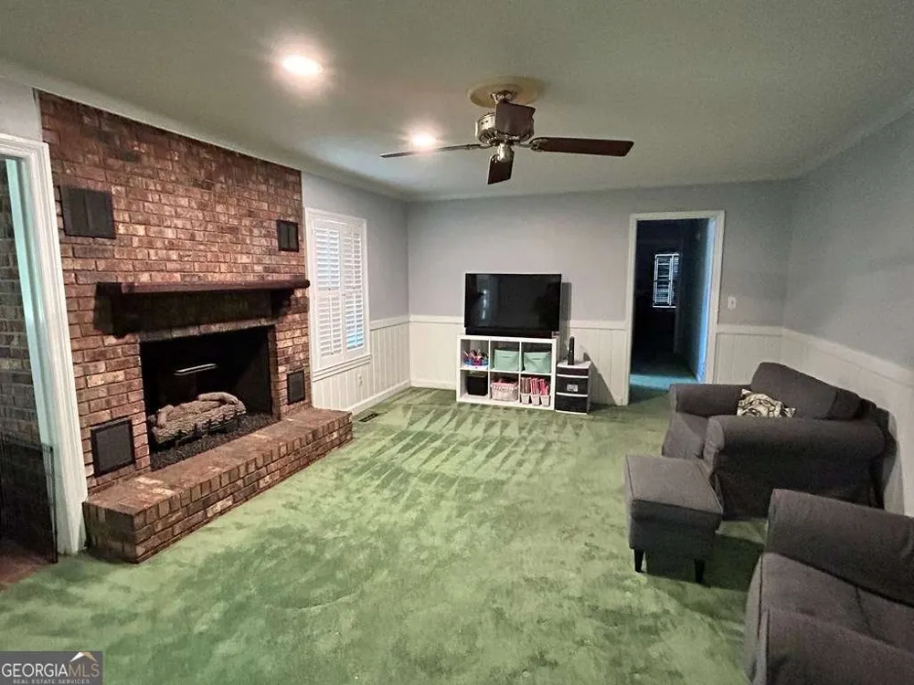 1702 Slack DR Tifton, GA 31793