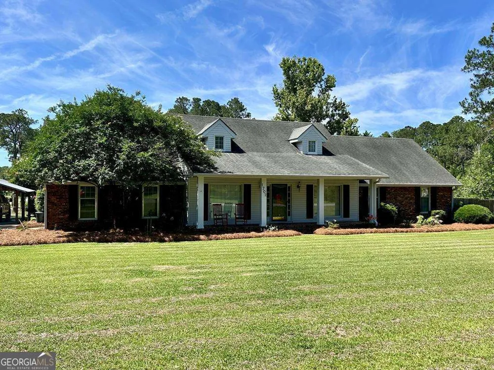 1702 Slack DR Tifton, GA 31793