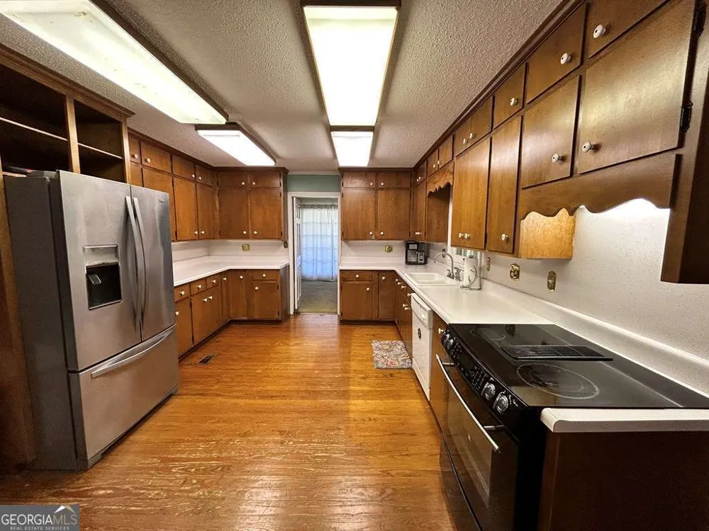 1702 Slack DR Tifton, GA 31793