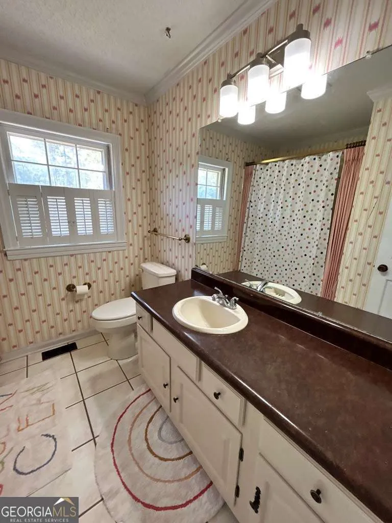 1702 Slack DR Tifton, GA 31793