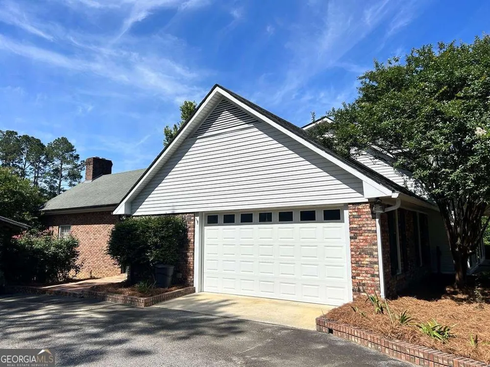 1702 Slack DR Tifton, GA 31793