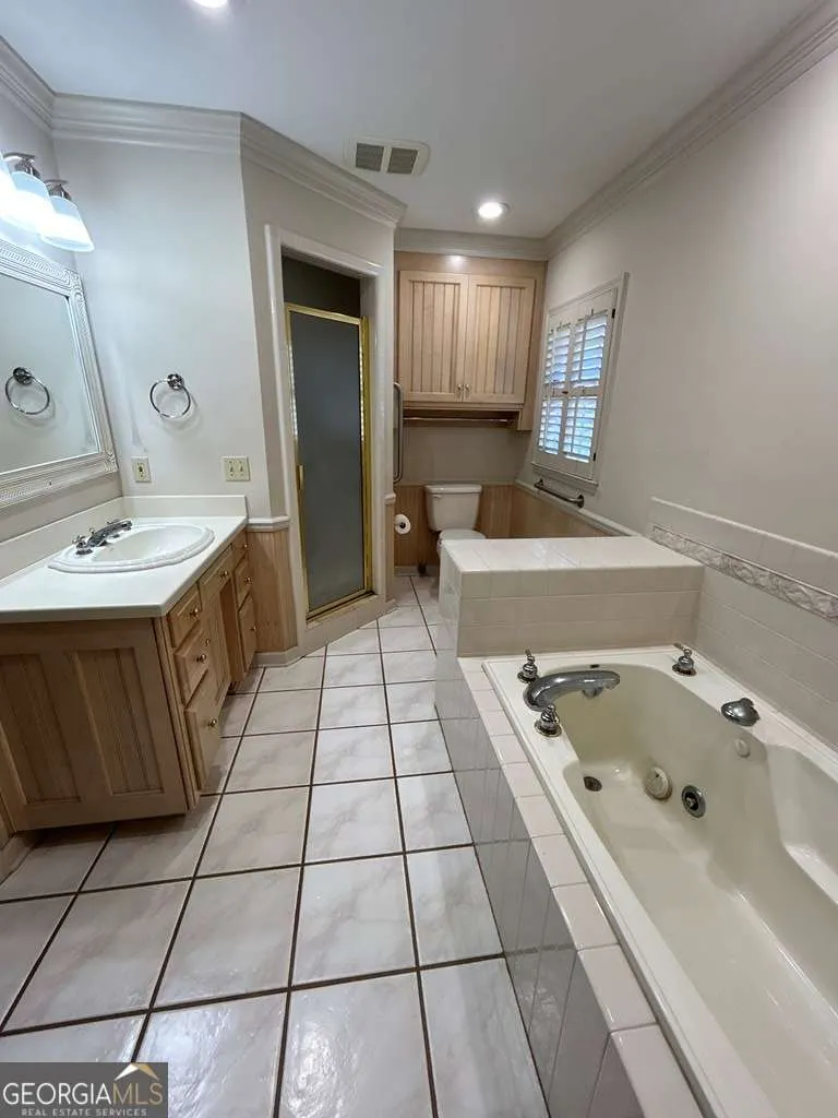 1702 Slack DR Tifton, GA 31793