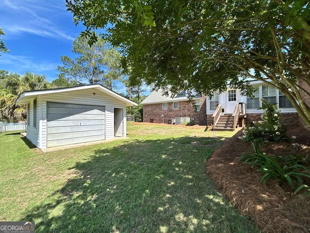 1702 Slack DR Tifton, GA 31793