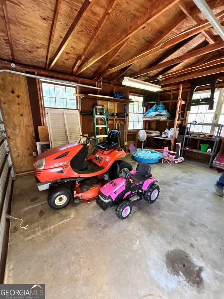1702 Slack DR Tifton, GA 31793